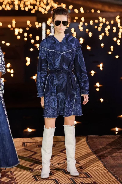 Look 54